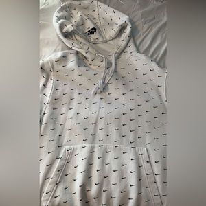 Nike men’s hoodie, size small.